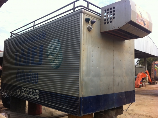 ตู้เย็นสแตนเลส พร้อมเครื่องทำความเย็น เสียบไฟฟ้า พร้อมใช้ สวยๆ พร้อมใช้ กว้าง 2.10 เมตร ยาว 4.20 เมตร