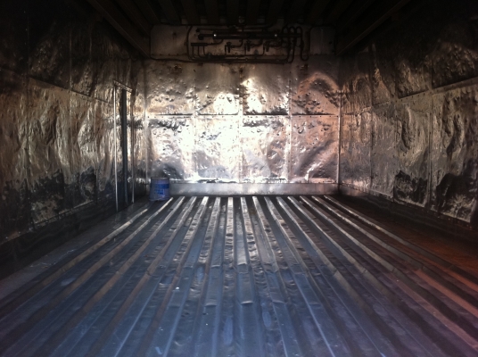 ตู้เย็นสแตนเลส พร้อมเครื่องทำความเย็น เสียบไฟฟ้า พร้อมใช้ สวยๆ พร้อมใช้ กว้าง 2.10 เมตร ยาว 4.20 เมตร