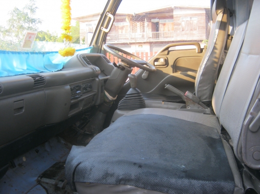 รถ6ล้อ  NPR 120แรงปี40ฝาขาว