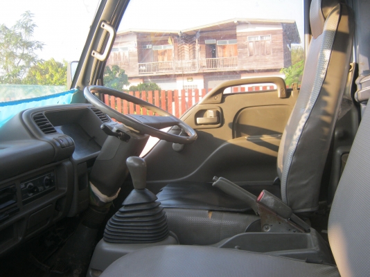 รถ6ล้อ  NPR 120แรงปี40ฝาขาว