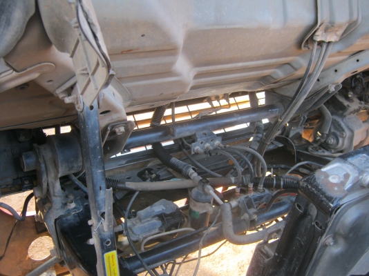 รถ6ล้อ  NPR 120แรงปี40ฝาขาว