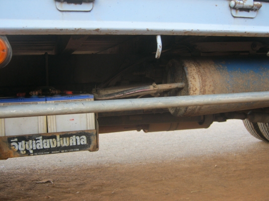 รถ6ล้อ  NPR 120แรงปี40ฝาขาว