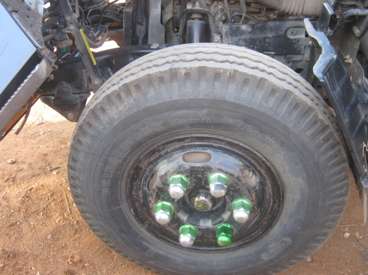 รถ6ล้อ  NPR 120แรงปี40ฝาขาว