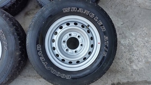 ขายล้อกะทะ15 6รู ยาง 235/70/15  4 ล้อ4000