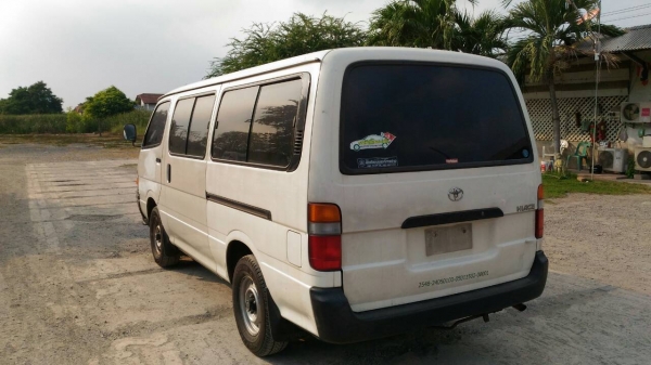 รถตู้ Toyota Hiace รถตู้ Toyota Hiace