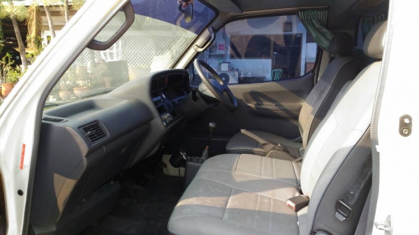 รถตู้ Toyota Hiace รถตู้ Toyota Hiace