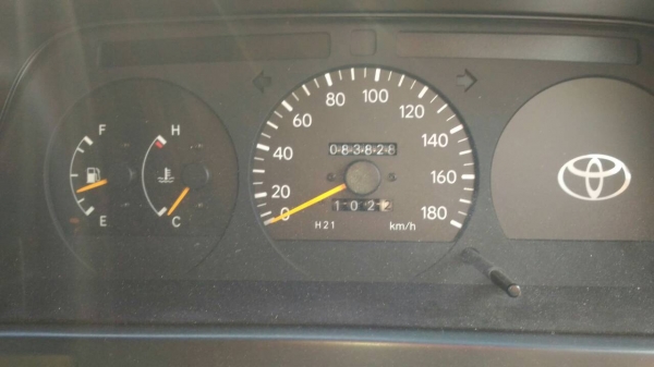 รถตู้ Toyota Hiace