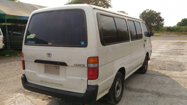 รถตู้ Toyota Hiace รถตู้ Toyota Hiace
