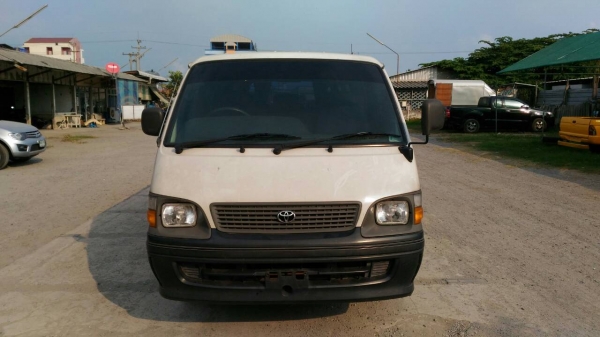 รถตู้ Toyota Hiace รถตู้ Toyota Hiace
