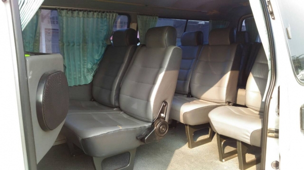 รถตู้ Toyota Hiace รถตู้ Toyota Hiace