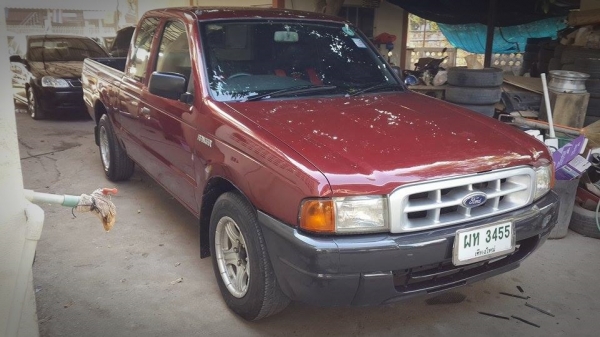 Ford ranger cab สีแดงสวยๆ ราคา 128,000