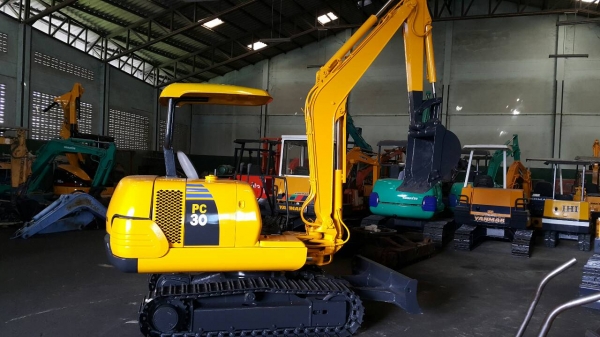 ขาย รถขุด KOMATSU รุ่น PC30-7- มือสองญี่ปุ่น แทรกเหล็ก สลักแน่นทั้งคัน พร้อมใช้งาน มือถือ/LINE ID : 0818753444 ขาย รถขุด KOMATSU รุ่น PC30-7- มือสองญี่ปุ่น แทรกเหล็ก สลักแน่นทั้งคัน พร้อมใช้งาน มือถือ/LINE ID : 0818753444