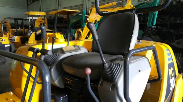 ขาย รถขุด KOMATSU รุ่น PC30-7- มือสองญี่ปุ่น แทรกเหล็ก สลักแน่นทั้งคัน พร้อมใช้งาน มือถือ/LINE ID : 0818753444 ขาย รถขุด KOMATSU รุ่น PC30-7- มือสองญี่ปุ่น แทรกเหล็ก สลักแน่นทั้งคัน พร้อมใช้งาน มือถือ/LINE ID : 0818753444