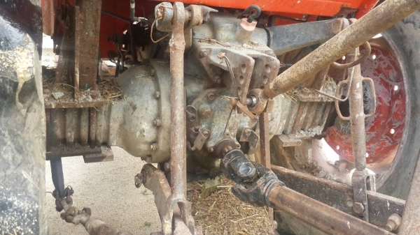 รถไถ KUBOTA  M5000. 2 เพลา. ( รถทำงาน 4,xxx ชม. )   สนใจติดต่อ  081 - 6079515