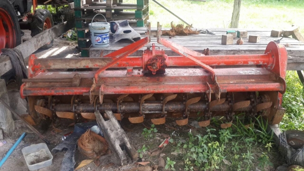 รถไถ KUBOTA  M5000. 2 เพลา. ( รถทำงาน 4,xxx ชม. )   สนใจติดต่อ  081 - 6079515