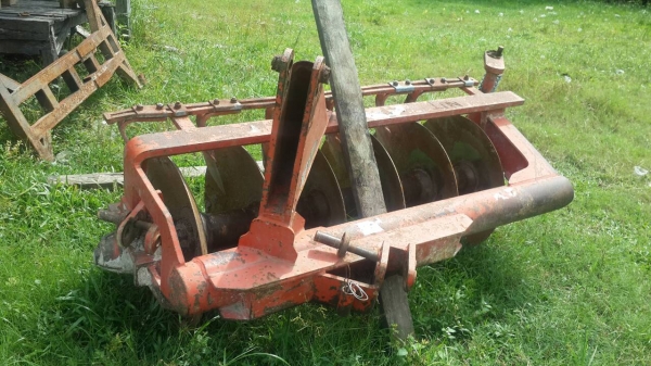 รถไถ KUBOTA  M5000. 2 เพลา. ( รถทำงาน 4,xxx ชม. )   สนใจติดต่อ  081 - 6079515