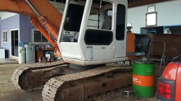 HITASHI EX 120-1 เอวแน่น ช่วงล่างเต็ม เจ้าของขายเอง รถทำงานอยู่ HITASHI EX 120-1 เอวแน่น ช่วงล่างเต็ม เจ้าของขายเอง รถทำงานอยู่