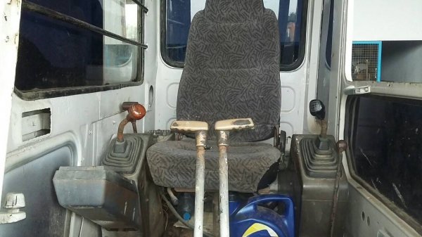 HITASHI EX 120-1 เอวแน่น ช่วงล่างเต็ม เจ้าของขายเอง รถทำงานอยู่ HITASHI EX 120-1 เอวแน่น ช่วงล่างเต็ม เจ้าของขายเอง รถทำงานอยู่