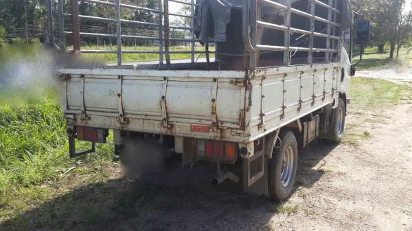 รถอีซูซุ 4 ล้อ รั้ว ( ไม่ดั้ม )  NLR 130 แรงม้า. ปี 51.   ( รถวิ่ง 2xx,xxx กม. )    สนใจติดต่อ  081 - 6079515