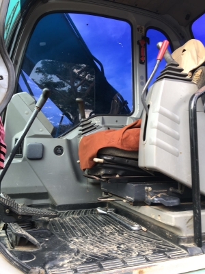 รถแบคโฮ  KOBELCO 200 YN - 09   ,  ( รถทำงาน 11,2xx ชม. )    สนใจติดต่อ  081 - 6079515