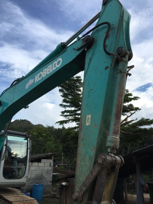 รถแบคโฮ  KOBELCO 200 YN - 09   ,  ( รถทำงาน 11,2xx ชม. )    สนใจติดต่อ  081 - 6079515