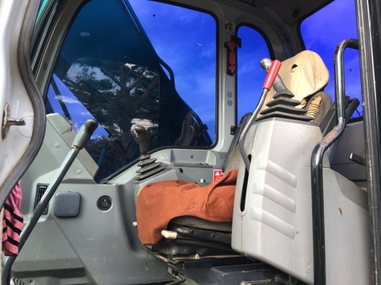 รถแบคโฮ  KOBELCO 200 YN - 09   ,  ( รถทำงาน 11,2xx ชม. )    สนใจติดต่อ  081 - 6079515