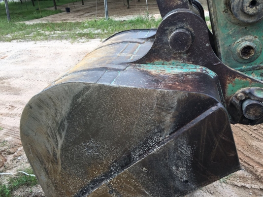 รถแบคโฮ  KOBELCO 200 YN - 09   ,  ( รถทำงาน 11,2xx ชม. )    สนใจติดต่อ  081 - 6079515