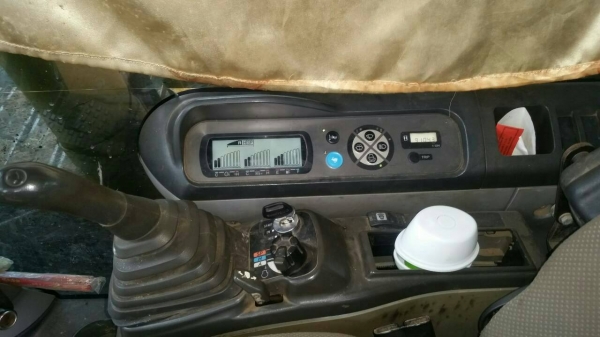 ขาย1,490,000 รถแบคโฮ SUMITOMO SH210-5 9,100 ชัวโมง เครื่องดี ปัมดี ไฟฟ้าครบ แอร์เย็น เล่มทะเบียนรถสวยพร้อมใช้ 090-772-3710 090-772-3708