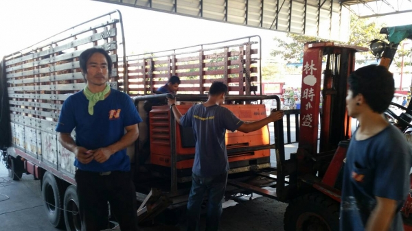 จัดส่ง เรียบร้อยครับ ที่ ขนส่ง นิ่มซีเส็ง สำหรับเครื่องเชื่อม พร้อมปั่นไฟ สภาพพร้อมใช้งาน