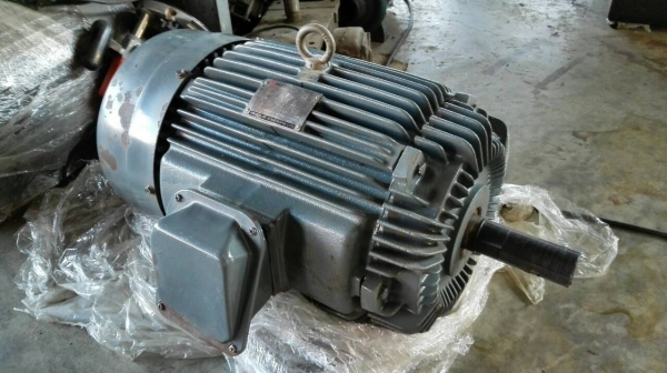 Sell>> มอเตอร์ TECO 20 HP. 1450 RPM. 380V. มอเตอร์สแปรโรงงาน สภาพเหมือนป้ายแดง 98\% มาคู่ใหม่มากครับ.