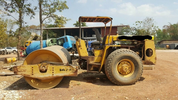 ขาย รถบดสั่นสะเทือน 4X4 BOMAG รถพร้อมใช้งาน เอกสารเล่มทะเบียนแต่ขาดชุดโอนครับ ขาย รถบดสั่นสะเทือน 4X4 BOMAG รถพร้อมใช้งาน เอกสารเล่มทะเบียนแต่ขาดชุดโอนครับ