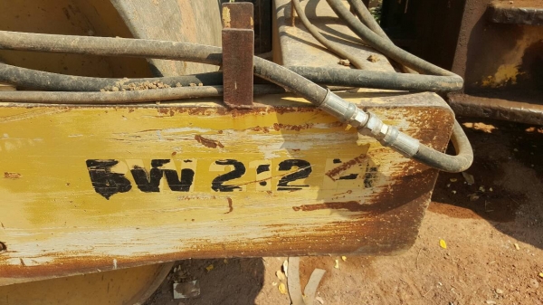 ขาย รถบดสั่นสะเทือน 4X4 BOMAG รถพร้อมใช้งาน เอกสารเล่มทะเบียนแต่ขาดชุดโอนครับ ขาย รถบดสั่นสะเทือน 4X4 BOMAG รถพร้อมใช้งาน เอกสารเล่มทะเบียนแต่ขาดชุดโอนครับ