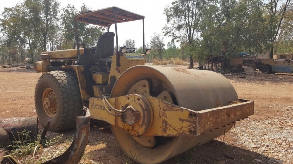 ขาย รถบดสั่นสะเทือน 4X4 BOMAG รถพร้อมใช้งาน เอกสารเล่มทะเบียนแต่ขาดชุดโอนครับ ขาย รถบดสั่นสะเทือน 4X4 BOMAG รถพร้อมใช้งาน เอกสารเล่มทะเบียนแต่ขาดชุดโอนครับ