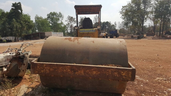 ขาย รถบดสั่นสะเทือน 4X4 BOMAG รถพร้อมใช้งาน เอกสารเล่มทะเบียนแต่ขาดชุดโอนครับ ขาย รถบดสั่นสะเทือน 4X4 BOMAG รถพร้อมใช้งาน เอกสารเล่มทะเบียนแต่ขาดชุดโอนครับ