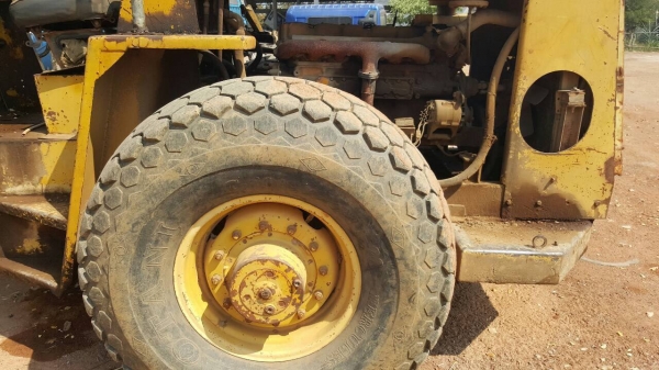 ขาย รถบดสั่นสะเทือน 4X4 BOMAG รถพร้อมใช้งาน เอกสารเล่มทะเบียนแต่ขาดชุดโอนครับ ขาย รถบดสั่นสะเทือน 4X4 BOMAG รถพร้อมใช้งาน เอกสารเล่มทะเบียนแต่ขาดชุดโอนครับ