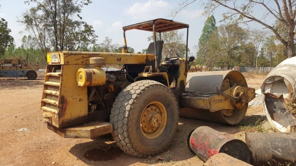 ขาย รถบดสั่นสะเทือน 4X4 BOMAG รถพร้อมใช้งาน เอกสารเล่มทะเบียนแต่ขาดชุดโอนครับ ขาย รถบดสั่นสะเทือน 4X4 BOMAG รถพร้อมใช้งาน เอกสารเล่มทะเบียนแต่ขาดชุดโอนครับ