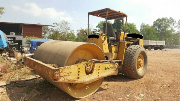 ขาย รถบดสั่นสะเทือน 4X4 BOMAG รถพร้อมใช้งาน เอกสารเล่มทะเบียนแต่ขาดชุดโอนครับ