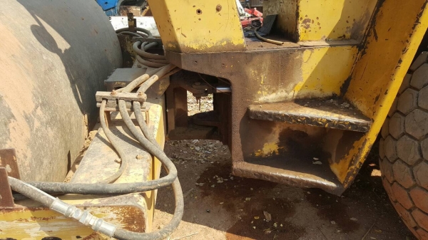 ขาย รถบดสั่นสะเทือน 4X4 BOMAG รถพร้อมใช้งาน เอกสารเล่มทะเบียนแต่ขาดชุดโอนครับ ขาย รถบดสั่นสะเทือน 4X4 BOMAG รถพร้อมใช้งาน เอกสารเล่มทะเบียนแต่ขาดชุดโอนครับ