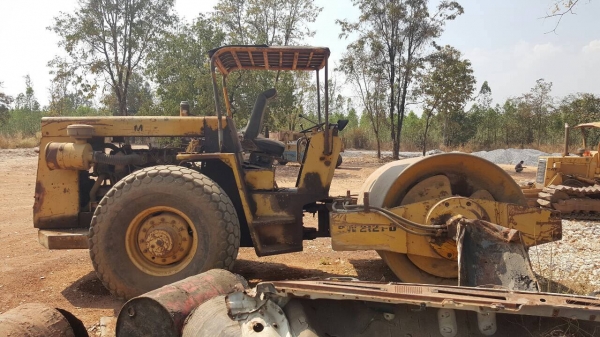 ขาย รถบดสั่นสะเทือน 4X4 BOMAG รถพร้อมใช้งาน เอกสารเล่มทะเบียนแต่ขาดชุดโอนครับ ขาย รถบดสั่นสะเทือน 4X4 BOMAG รถพร้อมใช้งาน เอกสารเล่มทะเบียนแต่ขาดชุดโอนครับ
