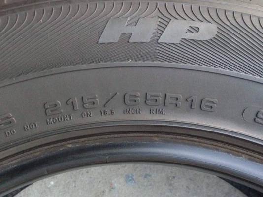 ยาง GOOD YEAR 215-65-16 ปี 14 ครบชุด 4 เส้น 4000 สภาพสวยๆดอกยางนิ่มๆไม่มีปะไม่บวมเอาไปวิ่งกันยาวๆราคาเบาๆค่ะ