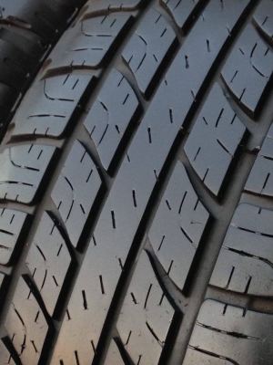 ยาง GOOD YEAR 215-65-16 ปี 14 ครบชุด 4 เส้น 4000 สภาพสวยๆดอกยางนิ่มๆไม่มีปะไม่บวมเอาไปวิ่งกันยาวๆราคาเบาๆค่ะ