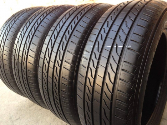 ยาง MICHELIN 215-60-16 ปี 13 1 เส้น ปี 12 3 เส้น ครบชุด 4 เส้น 3000 สภาพสวยๆดอกยางนิ่มๆไม่มีปะไม่บวมเอาไปวิ่งกันยาวๆราคาเบาๆค่ะ