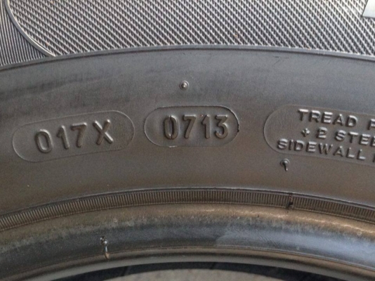 ยาง MICHELIN 215-60-16 ปี 13 1 เส้น ปี 12 3 เส้น ครบชุด 4 เส้น 3000 สภาพสวยๆดอกยางนิ่มๆไม่มีปะไม่บวมเอาไปวิ่งกันยาวๆราคาเบาๆค่ะ ยาง MICHELIN 215-60-16 ปี 13 1 เส้น ปี 12 3 เส้น ครบชุด 4 เส้น 3000 สภาพสวยๆดอกยางนิ่มๆไม่มีปะไม่บวมเอาไปวิ่งกันยาวๆราคาเบาๆค่ะ