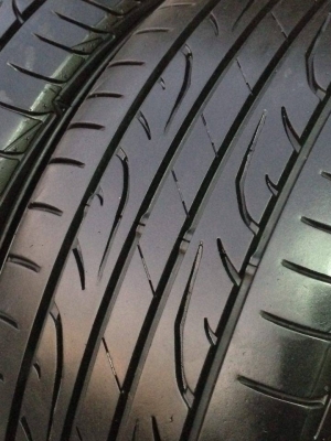 ยาง DUNLOP 205-55-16 ปี 15 3 เส้น ปี 13 1 เส้น ครบชุด 4 เส้น 4500 ไม่ควรพลาด สภาพสวยๆไม่บวมดอกยางเหลือเยอะเอาไปวิ่งกันใด้อีกยาวค่ะ