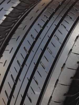 ยาง Bridgstone 205-70-15 ปี 15 2 เส้น ปี14 2 เส้น ครบชุด 4 เส้น 6000 สภาพสวยๆดอกยางนิ่มๆไม่บวมดอกยางเหลือเยอะวิ่งใด้อีกนานค่ะ