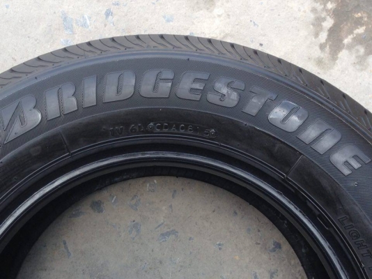 ยาง Bridgstone 205-70-15 ปี 15 2 เส้น ปี14 2 เส้น ครบชุด 4 เส้น 6000 สภาพสวยๆดอกยางนิ่มๆไม่บวมดอกยางเหลือเยอะวิ่งใด้อีกนานค่ะ