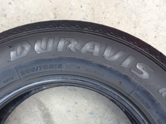 ยาง Bridgstone 205-70-15 ปี 15 2 เส้น ปี14 2 เส้น ครบชุด 4 เส้น 6000 สภาพสวยๆดอกยางนิ่มๆไม่บวมดอกยางเหลือเยอะวิ่งใด้อีกนานค่ะ