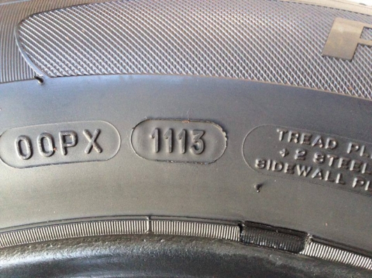 ยาง MICHELIN 195-65-15 ปี 13 1 เส้น ปี 12 3 เส้น ครบชุด 4 เส้น 3000 สภาพสวยๆดอกยางนิ่มๆไม่บวมเอาไปวิ่งกันยาวๆราคาเบาๆค่ะ