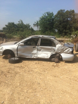 ซากมิตซูซีเดียเเยกถอดขายเป็นอะไหลทั้งคันทุกอย่างสอบถามมีหลายรุ่นเก๋งเเละกระบะ