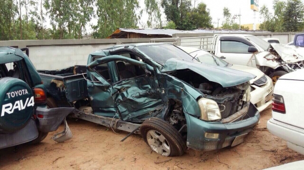 ซากดีเเมกด์ ปี02 เครื่อง2500 โอนลอย เเยกขายเป็นอะไหลทั้งหมดสนใจสอบถามได้มีหลายรุ่นเก๋งเเละกระบะ